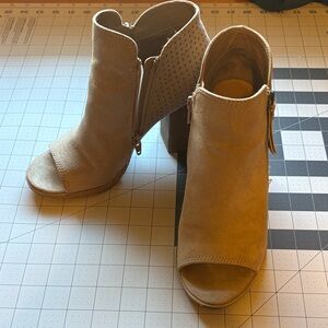 Universal Thread Tan Peep-Toe Heeled Boots